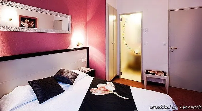 Le Relais Du Marais Hotel 3*