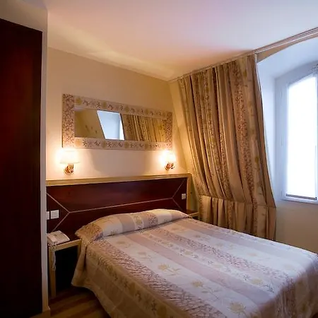 Le Relais Du Marais מלון