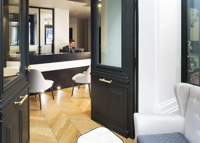Le Relais Du Marais Hotel 3*